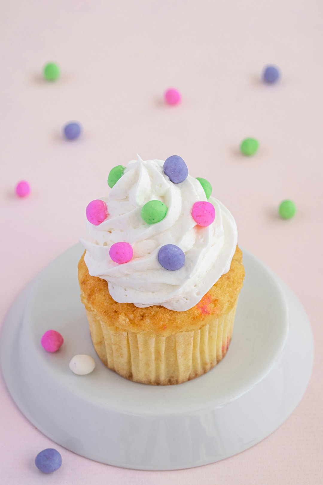 services-01 Birthday funfettie cupcakes with white chocolate pastel pearls. A perfect recipe for home cooks who love diy cake decorating toppings and sprinkles. Check out my bio for more professionally developed and tested recipes for food bloggers.