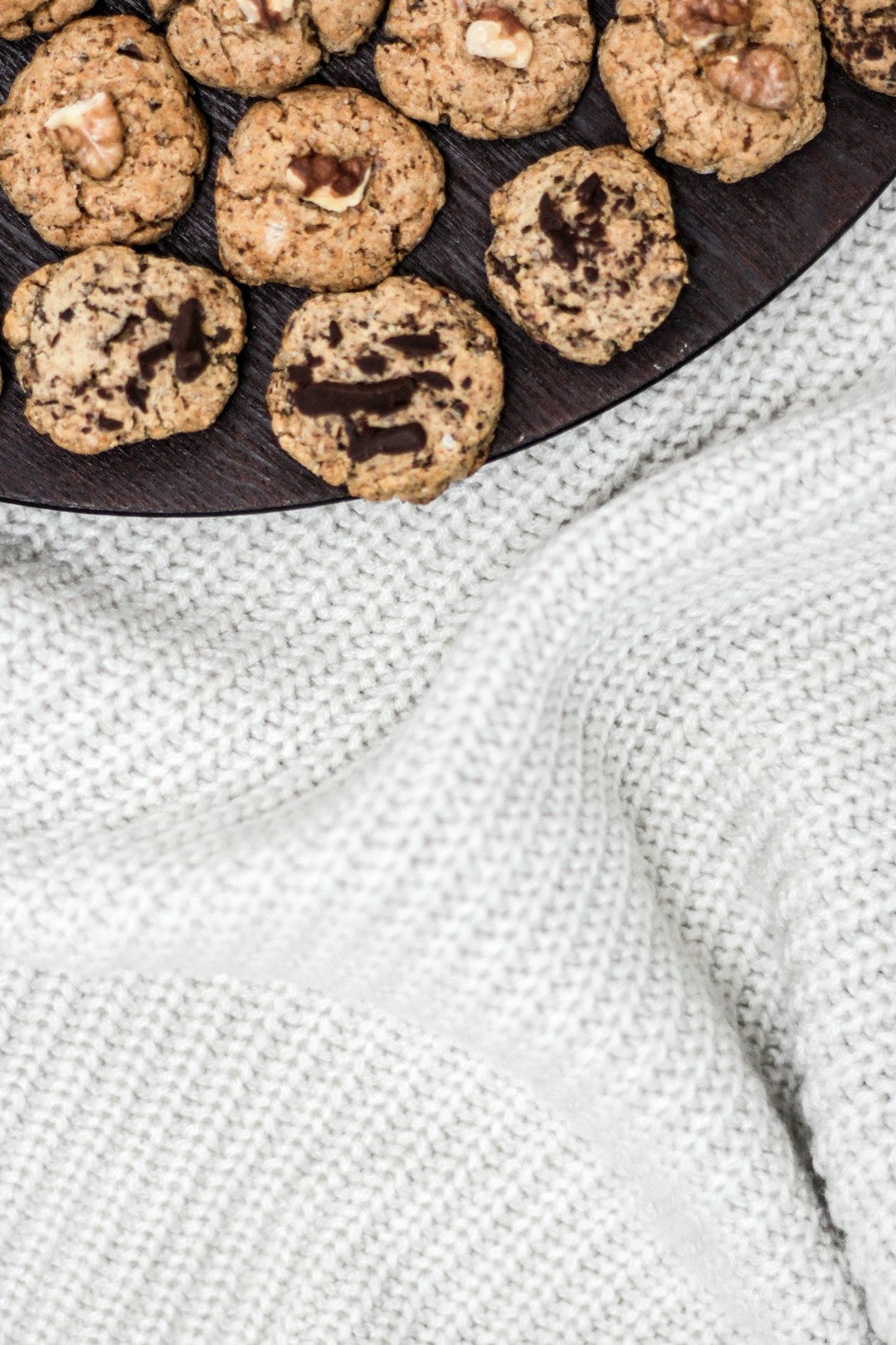services-03 Flat lay of small, cute chocolate cookies on a white cloth.
Design shop for influencers https://creativemarket.com/NordWood